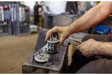 Which die casting machines usually have a higher production rate?